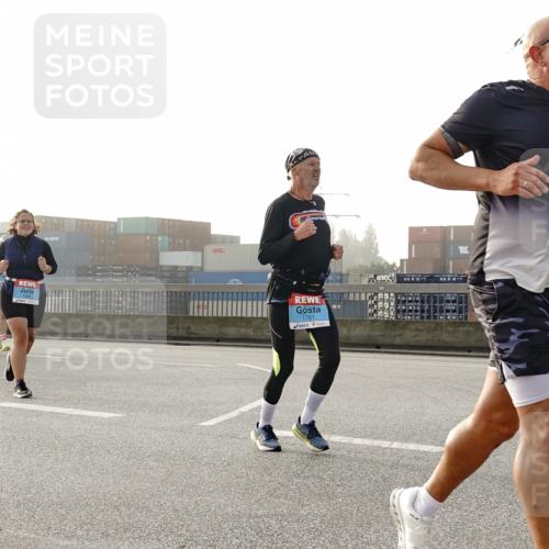 03.10.2026 - Köhlbrandbrückenlauf Michael Burmester http://msf.ph/oto/10764507 03.10.2026 09:17:43 Position 3 1955, 1781, 2502 meine-sportfotos.de