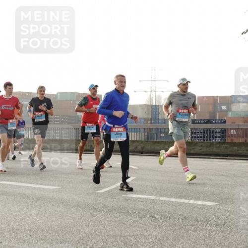 03.10.2026 - Köhlbrandbrückenlauf Michael Burmester http://msf.ph/oto/10764524 03.10.2026 09:17:46 Position 3 2413 meine-sportfotos.de
