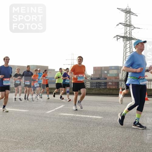 03.10.2026 - Köhlbrandbrückenlauf Michael Burmester http://msf.ph/oto/10764545 03.10.2026 09:17:49 Position 3 17 meine-sportfotos.de