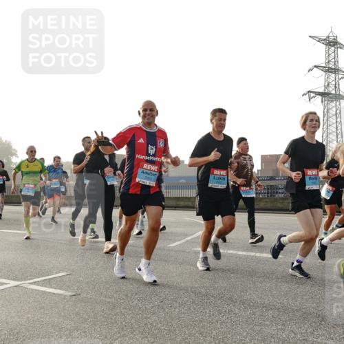 03.10.2026 - Köhlbrandbrückenlauf Michael Burmester http://msf.ph/oto/10764567 03.10.2026 09:17:52 Position 3 2063, 2531, 201, 2659 meine-sportfotos.de