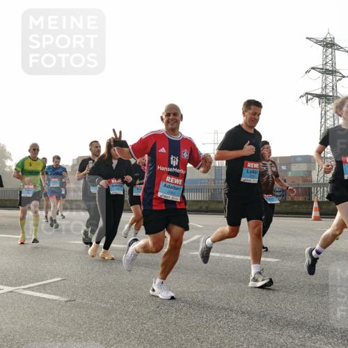 03.10.2026 - Köhlbrandbrückenlauf Michael Burmester http://msf.ph/oto/10764571 03.10.2026 09:17:53 Position 3 2691, 2063, 2531 meine-sportfotos.de