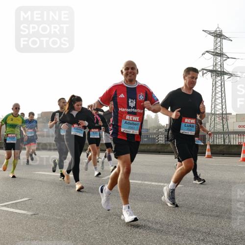 03.10.2026 - Köhlbrandbrückenlauf Michael Burmester http://msf.ph/oto/10764574 03.10.2026 09:17:53 Position 3 1, 2691, 2531, 2063, 2412, 2171 meine-sportfotos.de