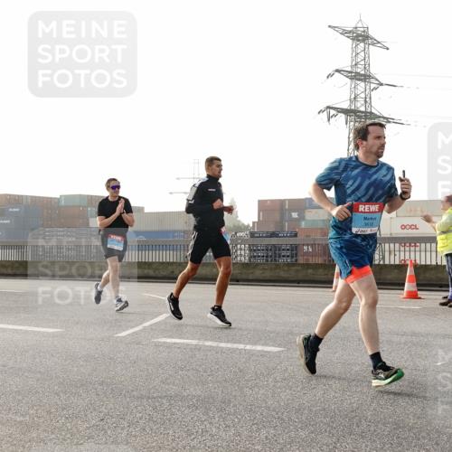 03.10.2026 - Köhlbrandbrückenlauf Michael Burmester http://msf.ph/oto/10764594 03.10.2026 09:17:55 Position 3 1729, 3818 meine-sportfotos.de