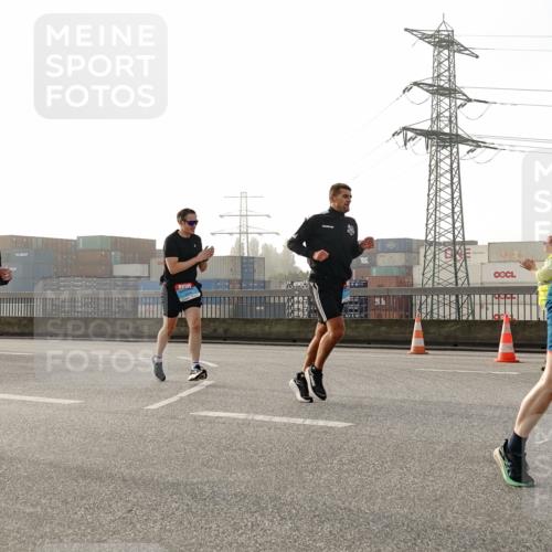 03.10.2026 - Köhlbrandbrückenlauf Michael Burmester http://msf.ph/oto/10764600 03.10.2026 09:17:56 Position 3 1729 meine-sportfotos.de