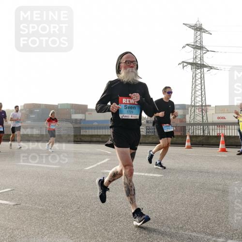 03.10.2026 - Köhlbrandbrückenlauf Michael Burmester http://msf.ph/oto/10764606 03.10.2026 09:17:57 Position 3 1729 meine-sportfotos.de
