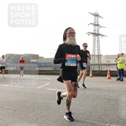 03.10.2026 - Köhlbrandbrückenlauf Michael Burmester http://msf.ph/oto/10764608 03.10.2026 09:17:57 Position 3 1729 meine-sportfotos.de