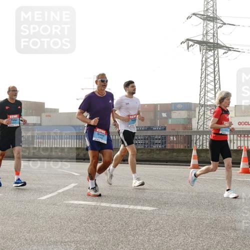 03.10.2026 - Köhlbrandbrückenlauf Michael Burmester http://msf.ph/oto/10764615 03.10.2026 09:17:59 Position 3 2404, 1510 meine-sportfotos.de