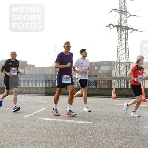 03.10.2026 - Köhlbrandbrückenlauf Michael Burmester http://msf.ph/oto/10764617 03.10.2026 09:17:59 Position 3 2404 meine-sportfotos.de