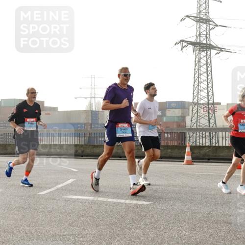 03.10.2026 - Köhlbrandbrückenlauf Michael Burmester http://msf.ph/oto/10764619 03.10.2026 09:17:59 Position 3 2404, 1510 meine-sportfotos.de