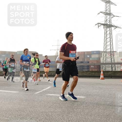 03.10.2026 - Köhlbrandbrückenlauf Michael Burmester http://msf.ph/oto/10764630 03.10.2026 09:18:01 Position 3 2614 meine-sportfotos.de