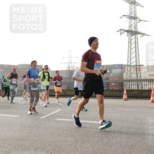 03.10.2026 - Köhlbrandbrückenlauf Michael Burmester http://msf.ph/oto/10764632 03.10.2026 09:18:02 Position 3 2614 meine-sportfotos.de