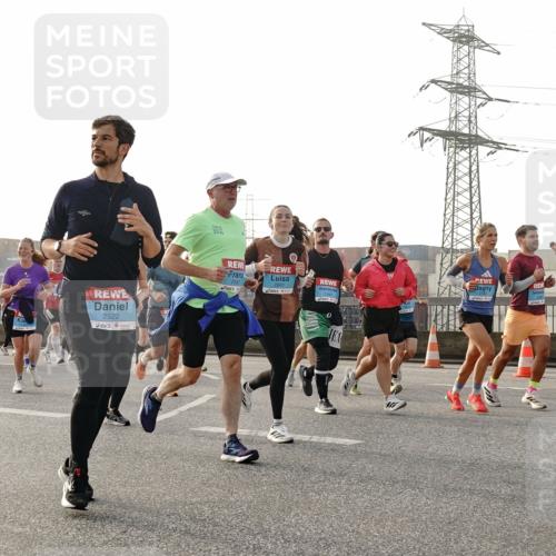 03.10.2026 - Köhlbrandbrückenlauf Michael Burmester http://msf.ph/oto/10764647 03.10.2026 09:18:04 Position 3 2522, 2661, 1447, 1, 1879 meine-sportfotos.de