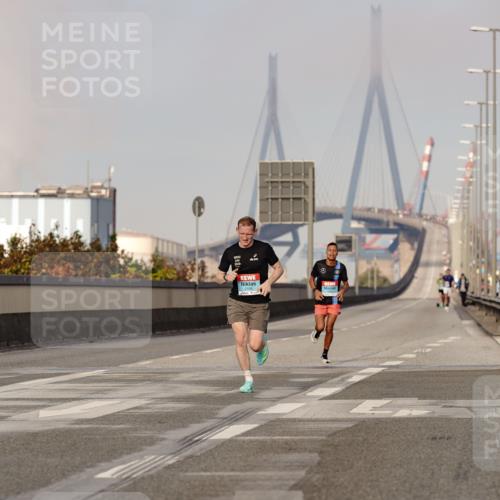 03.10.2026 - Köhlbrandbrückenlauf Michael Burmester http://msf.ph/oto/10764649 03.10.2026 09:34:59 Position 3 12, 5 meine-sportfotos.de