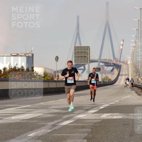 03.10.2026 - Köhlbrandbrückenlauf Michael Burmester http://msf.ph/oto/10764651 03.10.2026 09:34:59 Position 3 12, 5, 1 meine-sportfotos.de