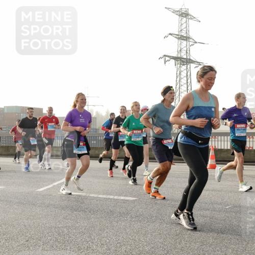 03.10.2026 - Köhlbrandbrückenlauf Michael Burmester http://msf.ph/oto/10764661 03.10.2026 09:18:05 Position 3 3, 144 meine-sportfotos.de