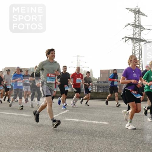 03.10.2026 - Köhlbrandbrückenlauf Michael Burmester http://msf.ph/oto/10764663 03.10.2026 09:18:06 Position 3 2593, 1766 meine-sportfotos.de