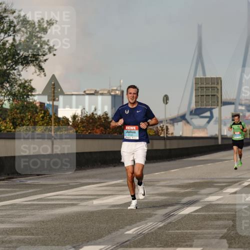 03.10.2026 - Köhlbrandbrückenlauf Michael Burmester http://msf.ph/oto/10764664 03.10.2026 09:35:34 Position 3 2131 meine-sportfotos.de
