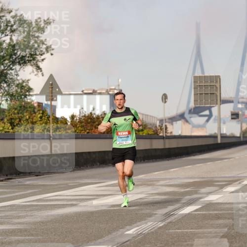 03.10.2026 - Köhlbrandbrückenlauf Michael Burmester http://msf.ph/oto/10764672 03.10.2026 09:35:42 Position 3 2043 meine-sportfotos.de
