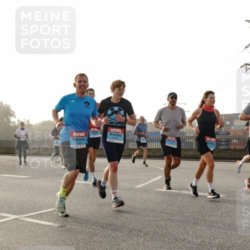 03.10.2026 - Köhlbrandbrückenlauf Michael Burmester http://msf.ph/oto/10764685 03.10.2026 09:18:09 Position 3 1593, 2565, 1584 meine-sportfotos.de