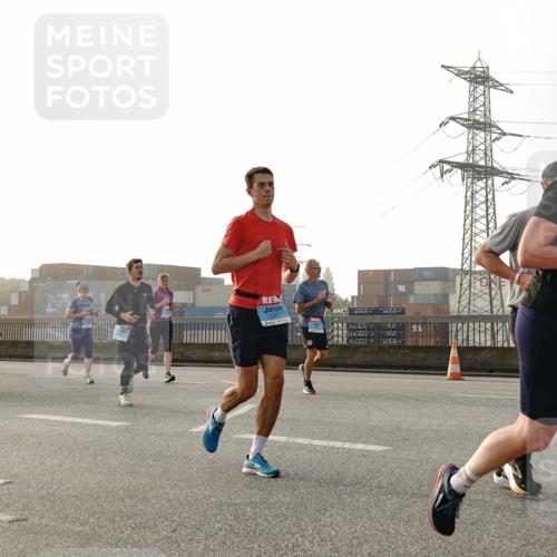 03.10.2026 - Köhlbrandbrückenlauf Michael Burmester http://msf.ph/oto/10764695 03.10.2026 09:18:10 Position 3 1381, 2565, 1 meine-sportfotos.de