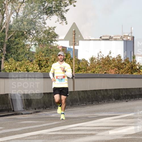 03.10.2026 - Köhlbrandbrückenlauf Michael Burmester http://msf.ph/oto/10764721 03.10.2026 09:37:59 Position 3 2120 meine-sportfotos.de