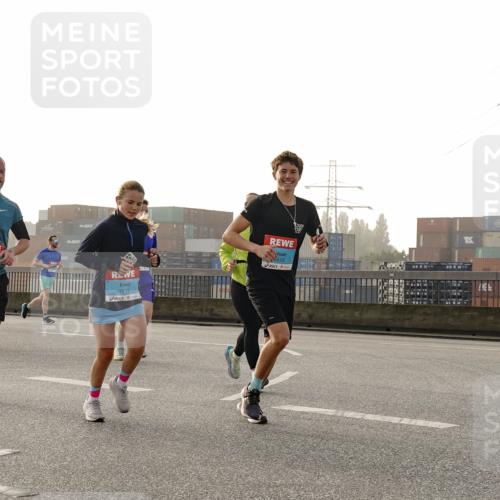 03.10.2026 - Köhlbrandbrückenlauf Michael Burmester http://msf.ph/oto/10764726 03.10.2026 09:18:17 Position 3 3813, 816, 2758 meine-sportfotos.de