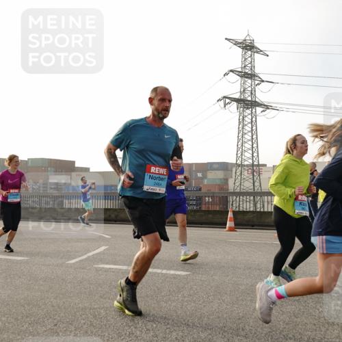 03.10.2026 - Köhlbrandbrückenlauf Michael Burmester http://msf.ph/oto/10764736 03.10.2026 09:18:19 Position 3 2464 meine-sportfotos.de