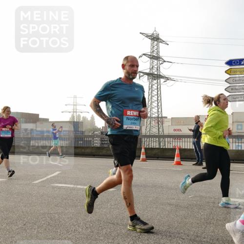 03.10.2026 - Köhlbrandbrückenlauf Michael Burmester http://msf.ph/oto/10764740 03.10.2026 09:18:19 Position 3 2464, 3 meine-sportfotos.de