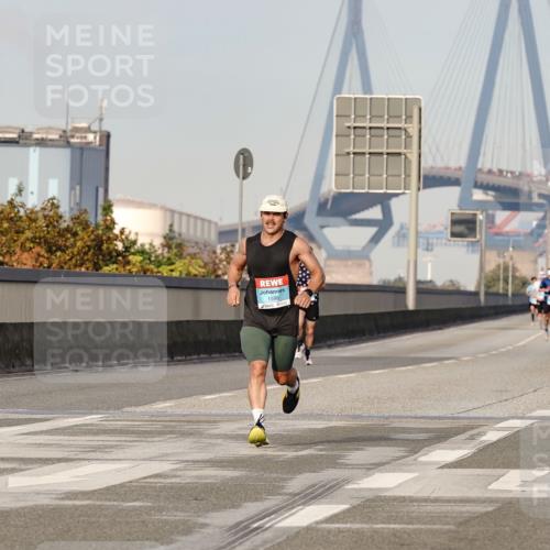 03.10.2026 - Köhlbrandbrückenlauf Michael Burmester http://msf.ph/oto/10764747 03.10.2026 09:38:54 Position 3 1599 meine-sportfotos.de