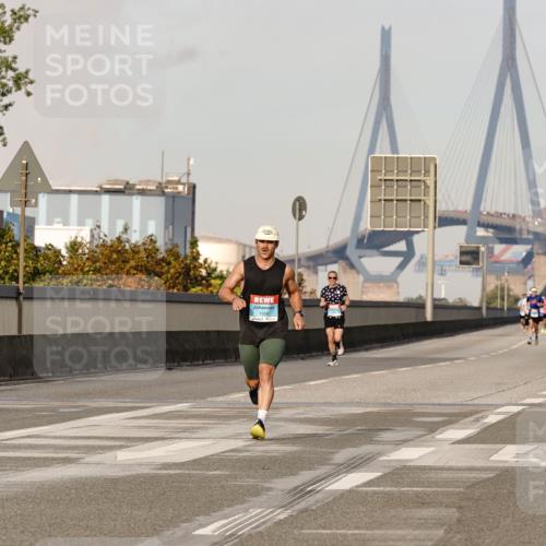 03.10.2026 - Köhlbrandbrückenlauf Michael Burmester http://msf.ph/oto/10764751 03.10.2026 09:38:55 Position 3 1599 meine-sportfotos.de