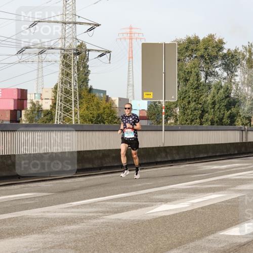 03.10.2026 - Köhlbrandbrückenlauf Michael Burmester http://msf.ph/oto/10764766 03.10.2026 09:39:12 Position 3  meine-sportfotos.de