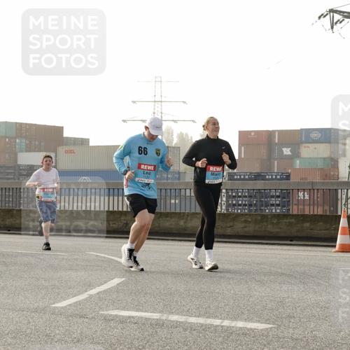 03.10.2026 - Köhlbrandbrückenlauf Michael Burmester http://msf.ph/oto/10764772 03.10.2026 09:18:25 Position 3 3755, 66, 1529, 1530, 5 meine-sportfotos.de