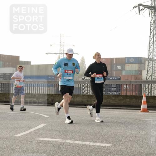 03.10.2026 - Köhlbrandbrückenlauf Michael Burmester http://msf.ph/oto/10764776 03.10.2026 09:18:26 Position 3 3755, 66, 1530 meine-sportfotos.de