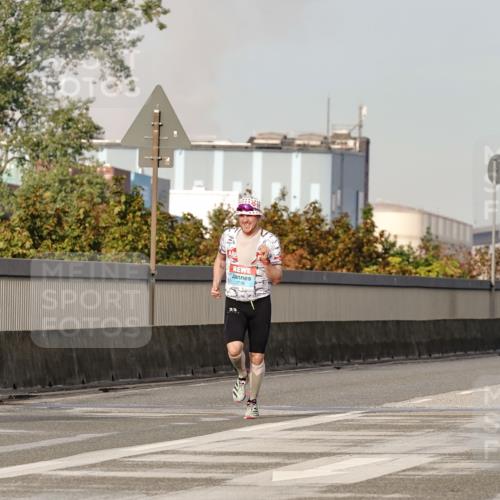 03.10.2026 - Köhlbrandbrückenlauf Michael Burmester http://msf.ph/oto/10764781 03.10.2026 09:39:30 Position 3  meine-sportfotos.de