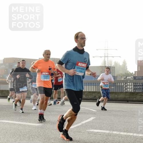 03.10.2026 - Köhlbrandbrückenlauf Michael Burmester http://msf.ph/oto/10764783 03.10.2026 09:18:27 Position 3 2457, 1068, 3755 meine-sportfotos.de