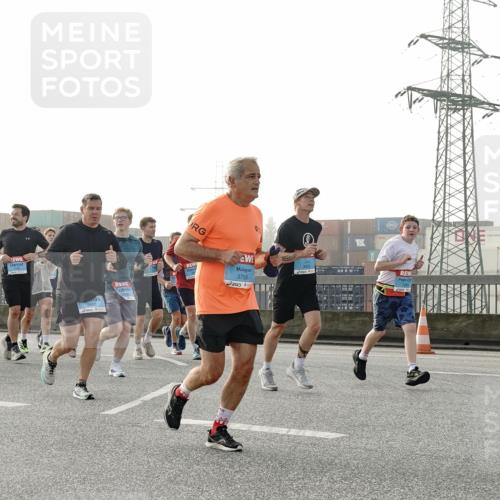 03.10.2026 - Köhlbrandbrückenlauf Michael Burmester http://msf.ph/oto/10764789 03.10.2026 09:18:28 Position 3 245, 2457, 6, 3755 meine-sportfotos.de