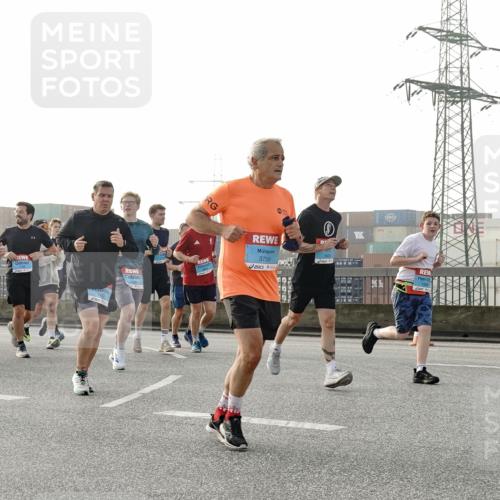 03.10.2026 - Köhlbrandbrückenlauf Michael Burmester http://msf.ph/oto/10764791 03.10.2026 09:18:28 Position 3 2457, 3755, 0 meine-sportfotos.de