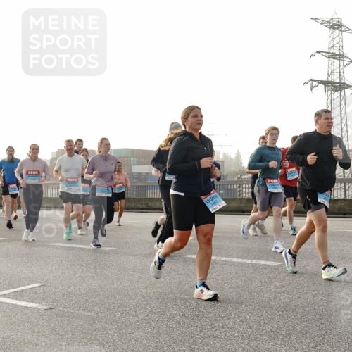 03.10.2026 - Köhlbrandbrückenlauf Michael Burmester http://msf.ph/oto/10764801 03.10.2026 09:18:29 Position 3 2179, 2457, 0 meine-sportfotos.de