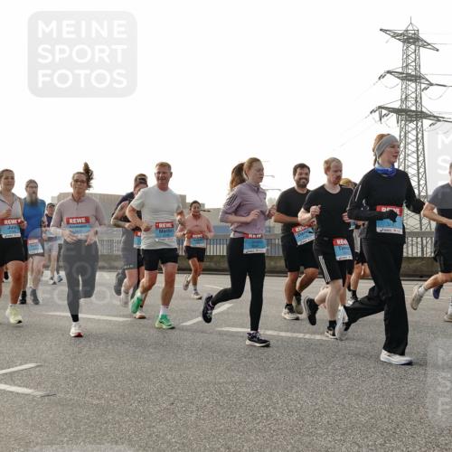 03.10.2026 - Köhlbrandbrückenlauf Michael Burmester http://msf.ph/oto/10764809 03.10.2026 09:18:30 Position 3 2549 meine-sportfotos.de