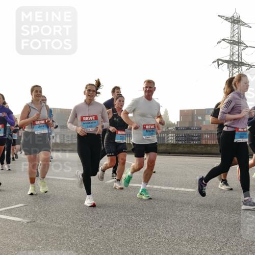 03.10.2026 - Köhlbrandbrückenlauf Michael Burmester http://msf.ph/oto/10764814 03.10.2026 09:18:31 Position 3 2402, 2179, 3842, 1211 meine-sportfotos.de
