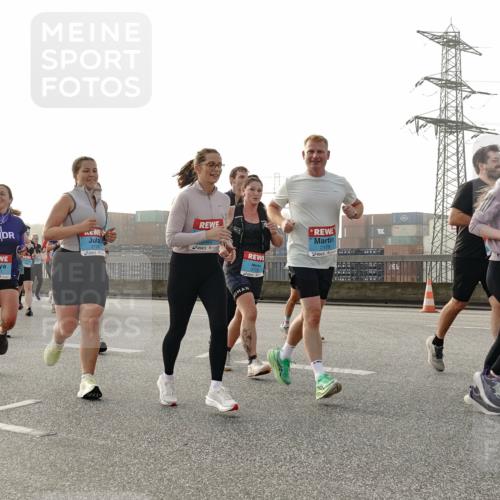 03.10.2026 - Köhlbrandbrückenlauf Michael Burmester http://msf.ph/oto/10764818 03.10.2026 09:18:31 Position 3 2021, 3725, 2179, 3842 meine-sportfotos.de