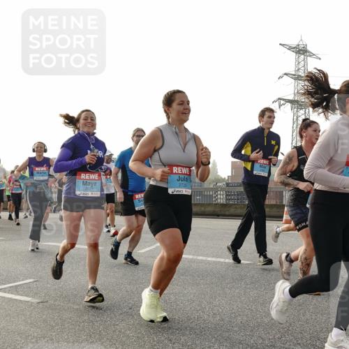 03.10.2026 - Köhlbrandbrückenlauf Michael Burmester http://msf.ph/oto/10764822 03.10.2026 09:18:32 Position 3 2021, 2728, 1 meine-sportfotos.de