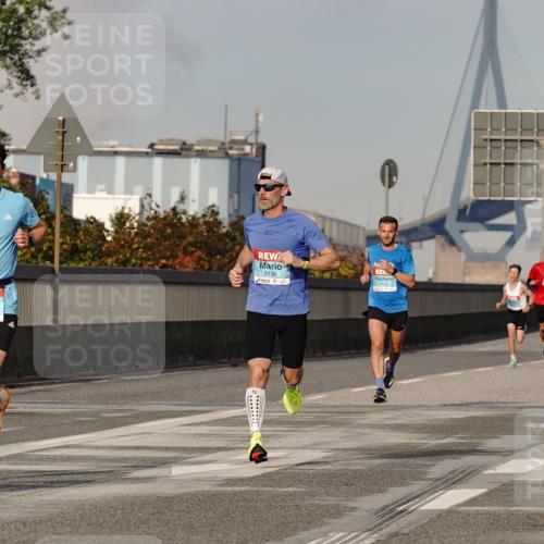 03.10.2026 - Köhlbrandbrückenlauf Michael Burmester http://msf.ph/oto/10764827 03.10.2026 09:39:47 Position 3 3705, 2134, 2116 meine-sportfotos.de