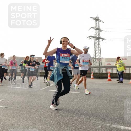 03.10.2026 - Köhlbrandbrückenlauf Michael Burmester http://msf.ph/oto/10764839 03.10.2026 09:18:34 Position 3 2736 meine-sportfotos.de
