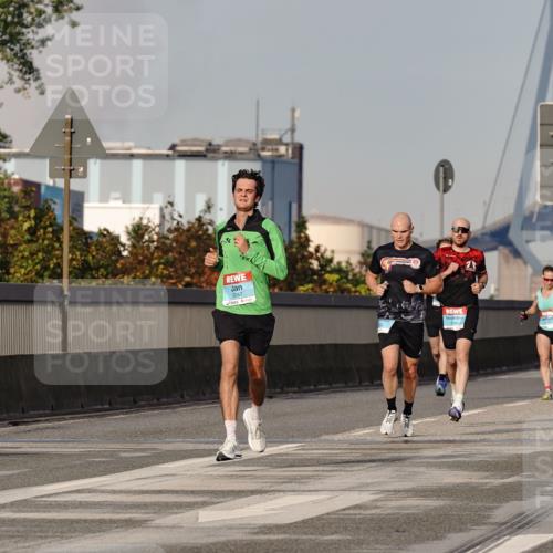 03.10.2026 - Köhlbrandbrückenlauf Michael Burmester http://msf.ph/oto/10764860 03.10.2026 09:40:09 Position 3 1335 meine-sportfotos.de