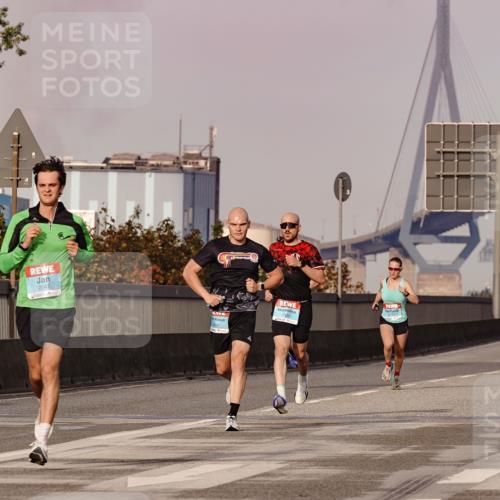 03.10.2026 - Köhlbrandbrückenlauf Michael Burmester http://msf.ph/oto/10764865 03.10.2026 09:40:10 Position 3 2047, 2041 meine-sportfotos.de