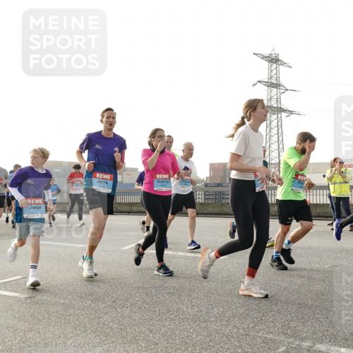 03.10.2026 - Köhlbrandbrückenlauf Michael Burmester http://msf.ph/oto/10764869 03.10.2026 09:18:37 Position 3 1731, 1732, 0 meine-sportfotos.de