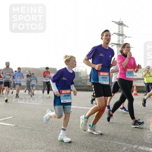 03.10.2026 - Köhlbrandbrückenlauf Michael Burmester http://msf.ph/oto/10764877 03.10.2026 09:18:38 Position 3 1731, 1732, 1 meine-sportfotos.de