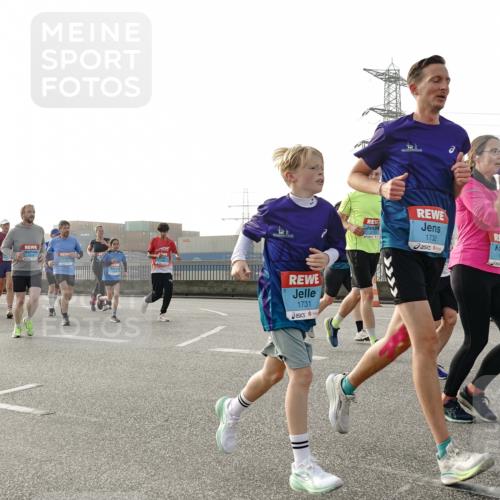 03.10.2026 - Köhlbrandbrückenlauf Michael Burmester http://msf.ph/oto/10764881 03.10.2026 09:18:38 Position 3 1731, 1732, 1897, 3 meine-sportfotos.de