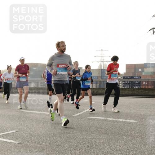 03.10.2026 - Köhlbrandbrückenlauf Michael Burmester http://msf.ph/oto/10764885 03.10.2026 09:18:39 Position 3 2940, 2573 meine-sportfotos.de